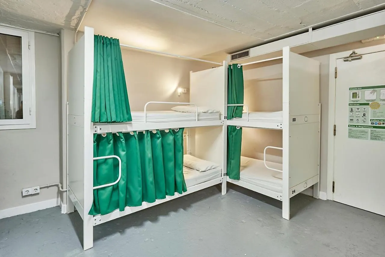 Hola Hostal Eixample Barcelona