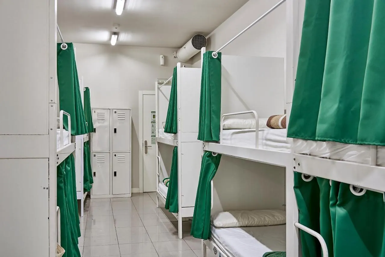 Hola Hostal Eixample Barcelona