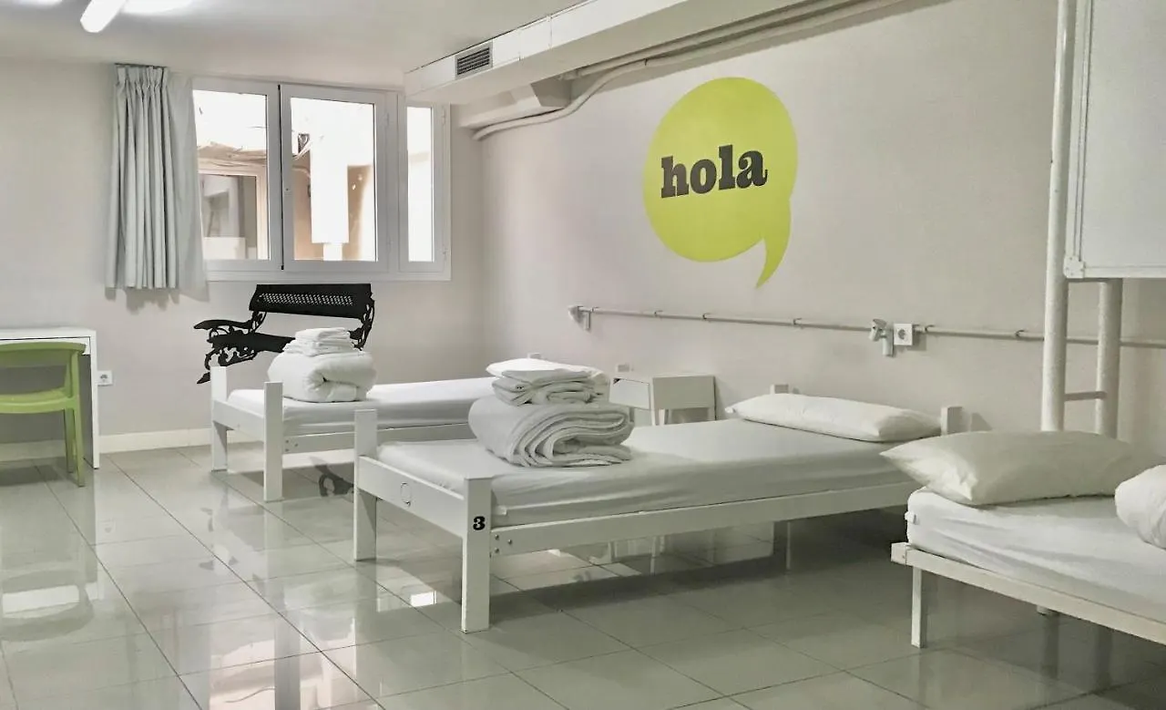 Hola Hostal Eixample Barcelona Hostel