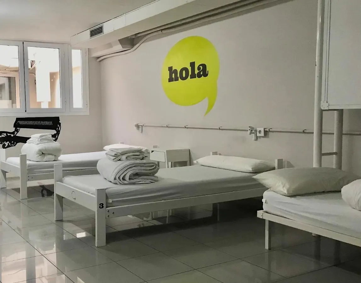 Hola Hostal Eixample Barcelona