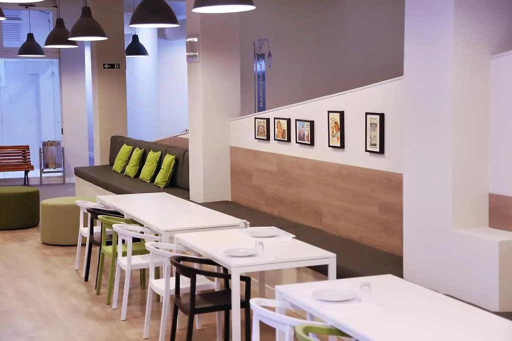 Hostel Hola Hostal Eixample Barcelona