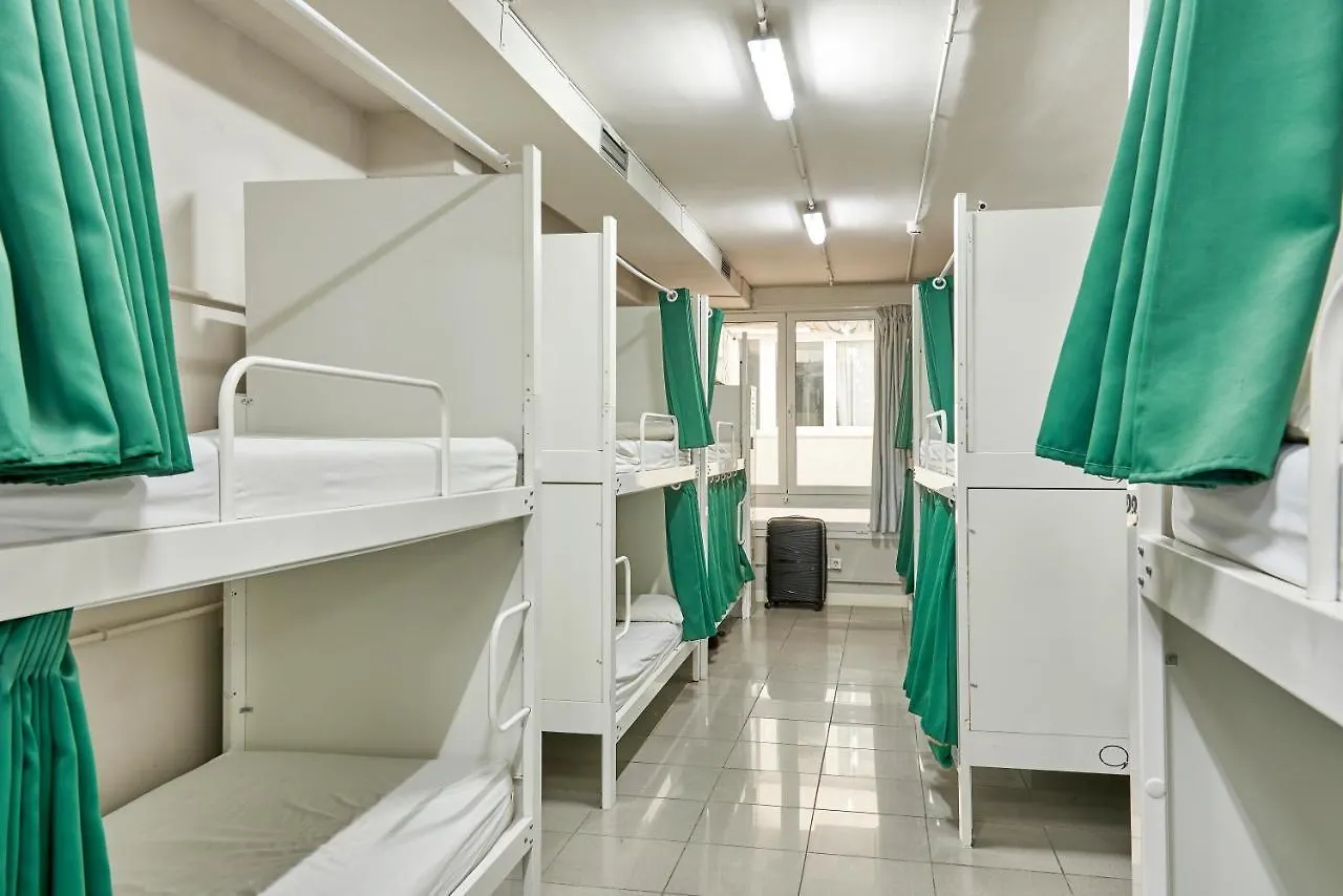 Hola Hostal Eixample Barcelona Hostel