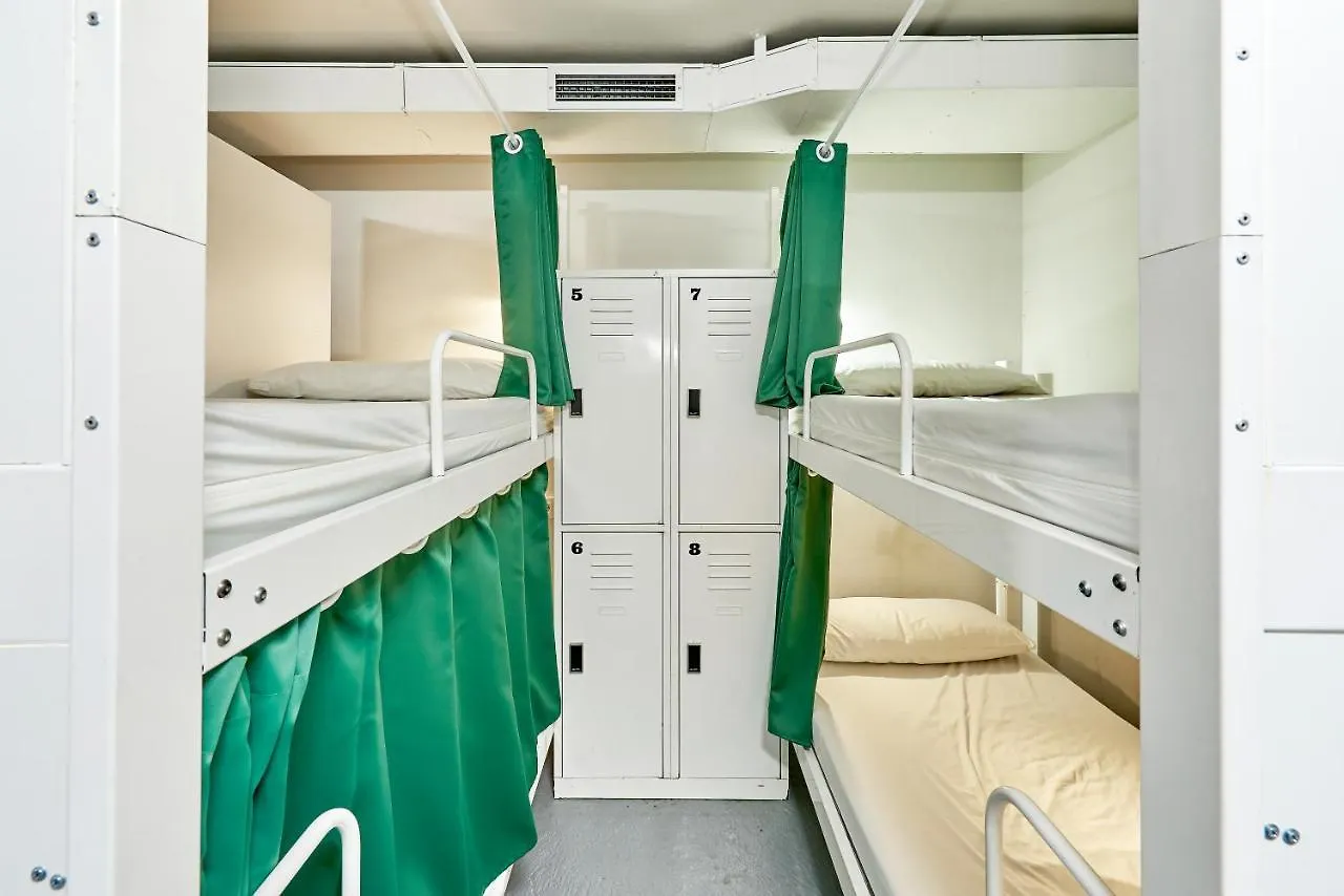 Hola Hostal Eixample Barcelona